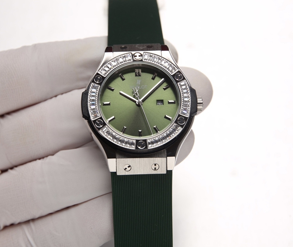 ウブロコピー時計背面デザイン